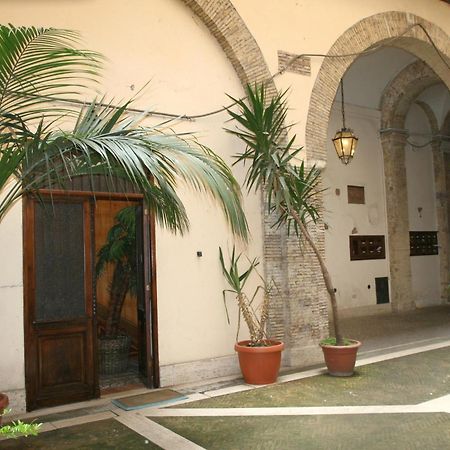 Navona Gallery Suites Рим Екстер'єр фото
